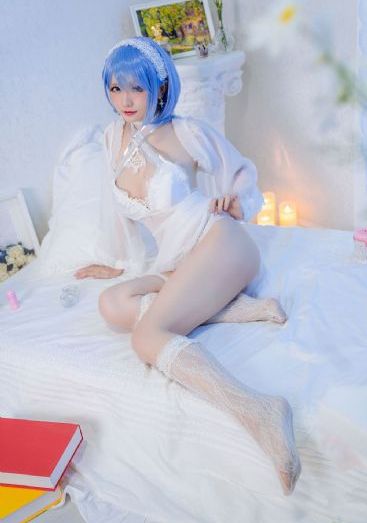 年轻的家政保姆